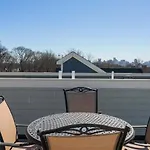 Spacious Family Perfect For Groups Apartment