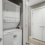 2br In Walkable Area & 5 Mins To Broadway