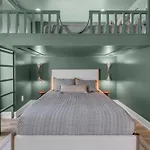 Luxe Urban Retreat - Private Rooftop Hot Tub Deck *