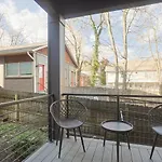 Apartment New Hidden Gem, Luxury Kitchen, 5 Min To Broadway Nashville