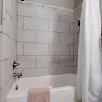 Bright And Cozy Church Conversion1br Nashville