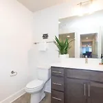 Stylish Brand-new Townhome Near Hotspots *