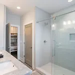 Nash - Howdy House - 711c 26th Ave N #6 *
