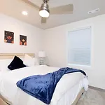Apartment Stylish Brand-new Townhome Near Hotspots *