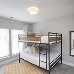 Nash - Howdy House - 711c 26th Ave N #6 Apartment