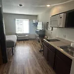 Hotel Woodspring Airport 4*