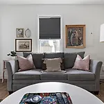 Private Guest House With Fenced Yard In Walkable East Nashville