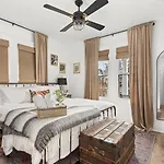 Holiday home Home In Walkable East Nashville 2 Miles To Nissan Stadium Alan Jackson