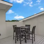 Rooftop, Large Backyard, Fire Pit, Near Downtown Holiday home Nashville