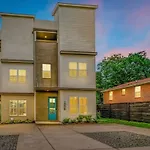 Rooftop, Large Backyard, Fire Pit, Near Downtown * Nashville