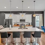 Holiday home Rooftop, Large Backyard, Fire Pit, Near Downtown Nashville