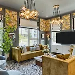 Sleeps 16 2 Homes Next Door Walk To Dining Music Lischey Loft The Bloom House By Avantstay