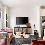 Apartment Hart Buyout 6 By Avantstay Two Town W Stunning Amenities Design Nashville