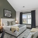 The Belmont House - Walk To 12 South