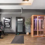 The Belmont House - Walk To 12 South