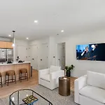 Hyve - Boho Bliss - 3 Bedroom - Located In Sobro