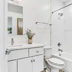 Holiday home Scovel Row Retreat-rooftop Views Near Broadway *