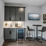 Stylish Nashville Home - Rooftop Deck - Hot Tub