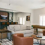 Holiday home Sprawling Sylvan Park Estate