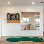 Dual Bachelor Pads W Rooftop Lounge Games Sleeps 26 5 Min To Broadway