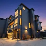 Holiday home East Spahouse Retreat With Rooftop & Elevator