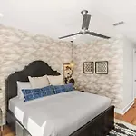 Prime Spot Minutes To 12 South Gulch & Broadway Holiday home Nashville