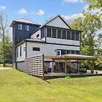 High Note Hideaway- Modern 4br Oasis Near Opryland Holiday home *