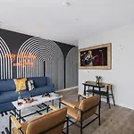 Vinyl - Rooftop Pool - Gym - On Music Row Holiday home Nashville