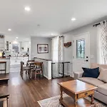 The Cornish Classic - Cozy Ranch Near Downtown