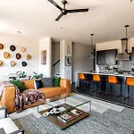 Boots & Broadway - 2 Units - Mins To Broadway Holiday home Nashville