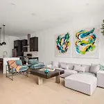 Canvas-Near Broadway & Tennessee State University