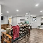 The Cornish Classic - Cozy Ranch Near Downtown