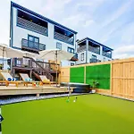 Private Pool Game Room Compound Minutes To Broadway