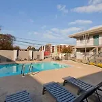 Holiday home Cozy Bohemian With Pool By Barcle