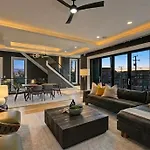 East Spahouse Retreat With Rooftop & Elevator * Nashville