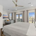 With Stunning Rooftop Views Holiday home Nashville