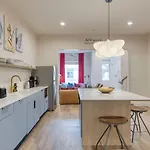 Sleeps 44 4 Themed Lofts W Skyline Balconies Neon Backdrops Glam Kitchens—Perfect For Nashville Group Stays The Swift Retreat By Avantstay