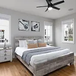 Holiday home Townhome With Rooftop Garage Pool Table By Belmont And Vanderbilt *