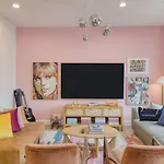 Sleeps 44 4 Themed Lofts W Skyline Balconies Neon Backdrops Glam Kitchens—perfect For Group The Swift Retreat By Avantstay Nashville