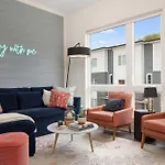 King 3br Retreat & 2-car Garage East