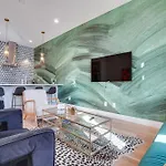 1 Mi To General: Upscale Townhome Holiday home Nashville