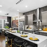 Luxury Gated Duo Sleeps 24 Karaoke & Rooftop *