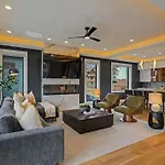 Holiday home East Spahouse Retreat With Rooftop & Elevator