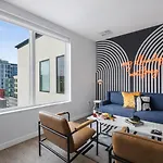Vinyl - Rooftop Pool - Gym - On Music Row Holiday home *