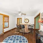 Upper Unit Retreat Pet-friendly * Nashville
