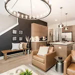 Outlaw-rooftop Patio & Game Room-mins To Broadway Holiday home *