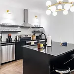 Carter Buyout - 2 Units By Avantstay *