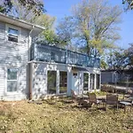 Upper Unit Retreat Pet-friendly Holiday home