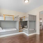 Holiday home With Stunning Rooftop Views *