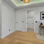 Holiday home East Spahouse Retreat With Rooftop & Elevator Nashville